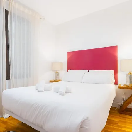 3 Bedrooms 2 Bathrooms Furnished - Triana - Great - Mintystay Appartement