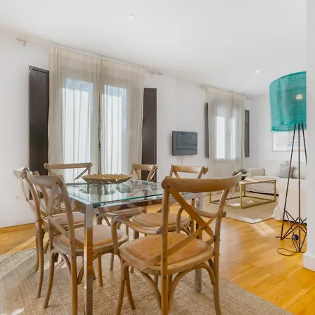 3 Bedrooms 2 Bathrooms Furnished - Triana - Great - Mintystay Appartement *