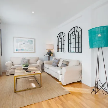 3 Bedrooms 2 Bathrooms Furnished - Triana - Great - Mintystay Apartamento