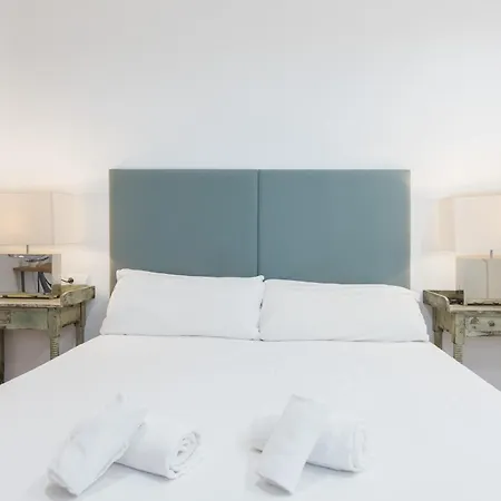 3 Bedrooms 2 Bathrooms Furnished - Triana - Great - Mintystay * Sevilha