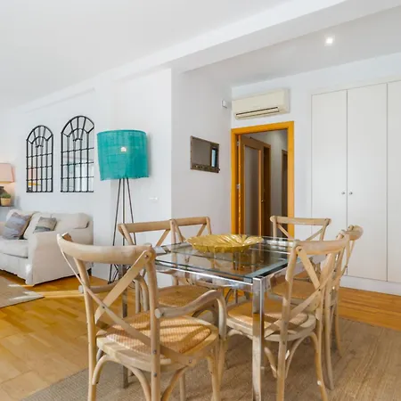 3 Bedrooms 2 Bathrooms Furnished - Triana - Great - Mintystay セビリア