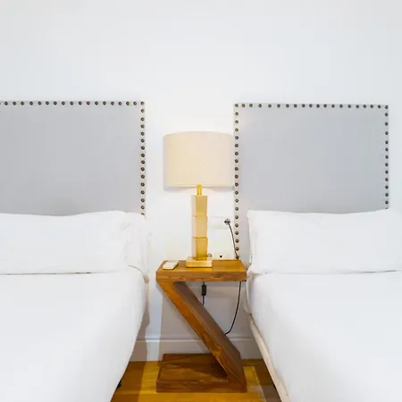 アパート 3 Bedrooms 2 Bathrooms Furnished - Triana - Great - Mintystay セビリア